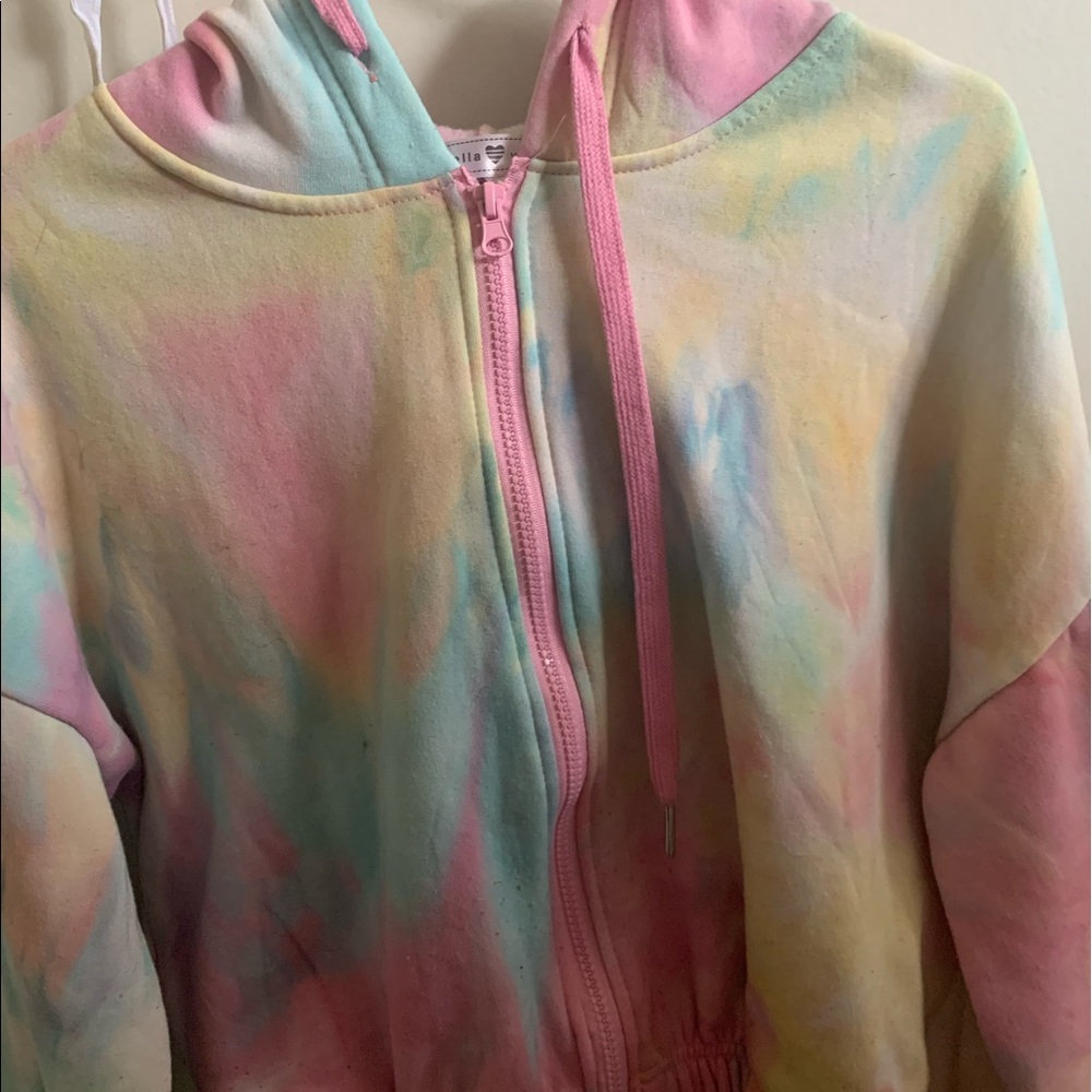 Cute crop jacket that I don’t wear anymore and doesn’t fit me